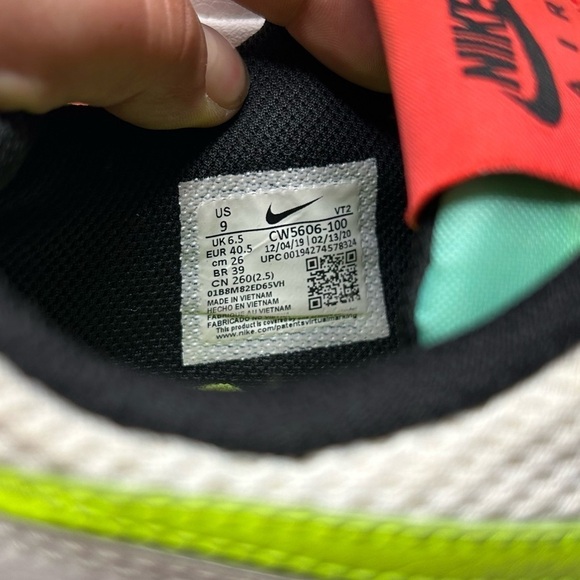 Size 9 Adorable Nike Air Max - Picture 6 of 9